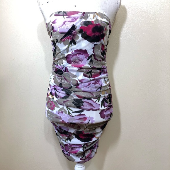 Charlotte Russe Dresses & Skirts - Strapless Spring Floral Dress